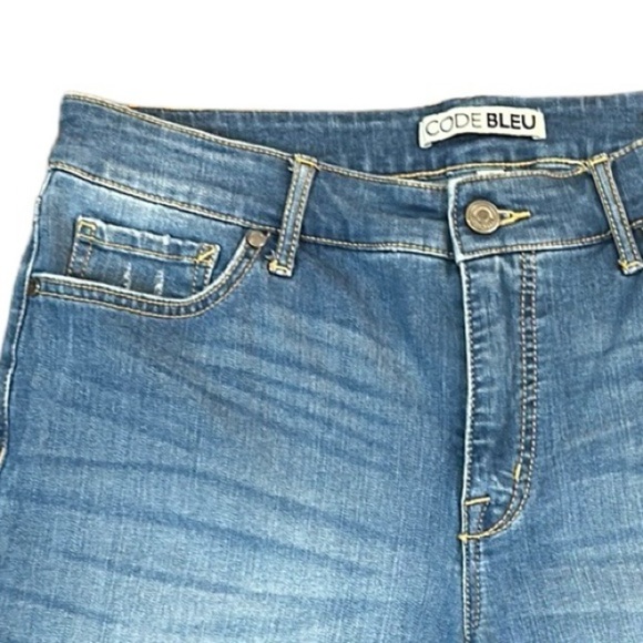 Code Bleu Chelsea Bermuda Raw Hem Denim Shorts Size 8 - Picture 9 of 10